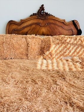 🌟NWOT•Plush Shag/Faux Fur Duvet•Comforter•Set in Came/Gold•King🌟